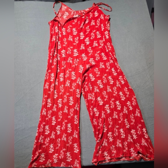 Davi & Dani 1XL EUC Floral Redish Orange Jumpsuit PTP 26 Inseam 24 - Picture 3 of 6
